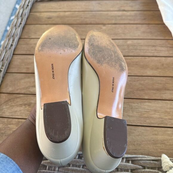 Salvatore Ferragamo Vara Beige Leather Pump 10 - Picture 7 of 8